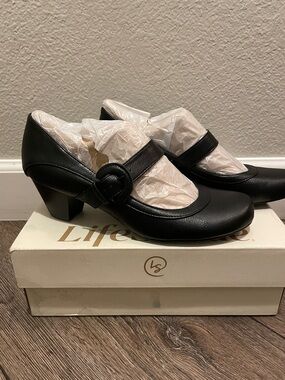 Life Stride Black Mary Jane Block Heel Shoes